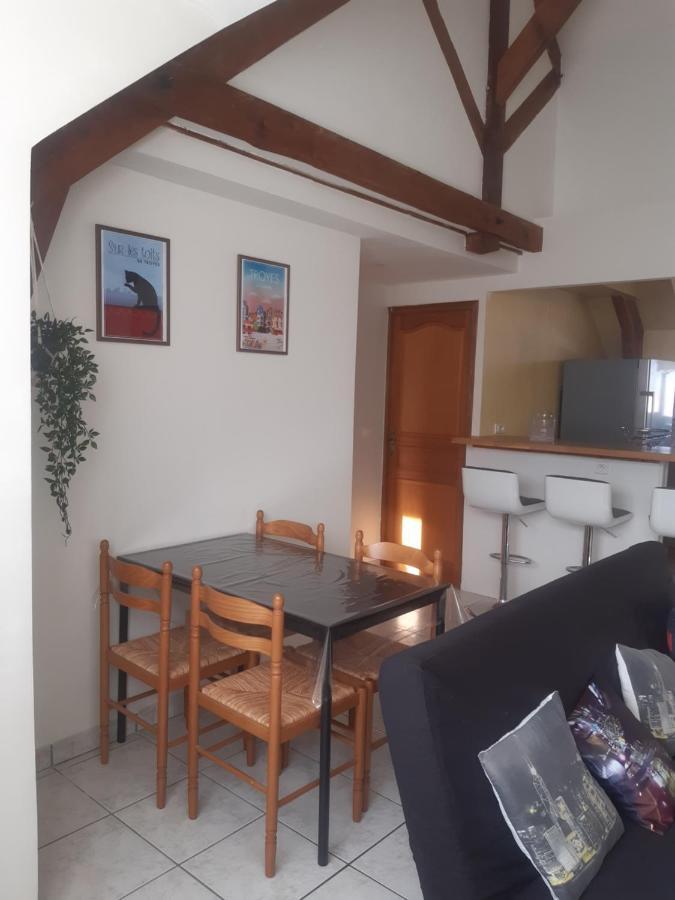 72M² Proche Centre Historique De Troyes Apartment Luaran gambar